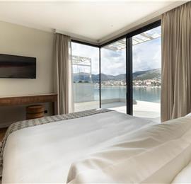 Selection of 5 bedroom seafront villas with heated pool on Ciovo near Trogir, sleeps 10
